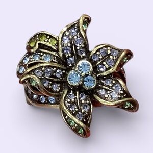 Ring- Heidi Daus multicolored Swarovski Crystal floral ring. Sz 6. Signed. NWOT